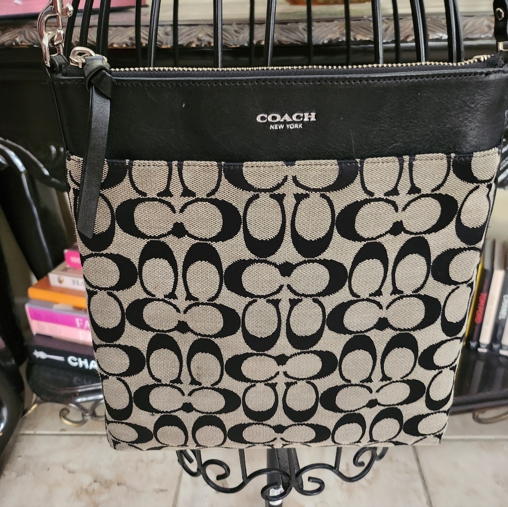 Coach Canvas Leather crossbody / Shoulder Bag